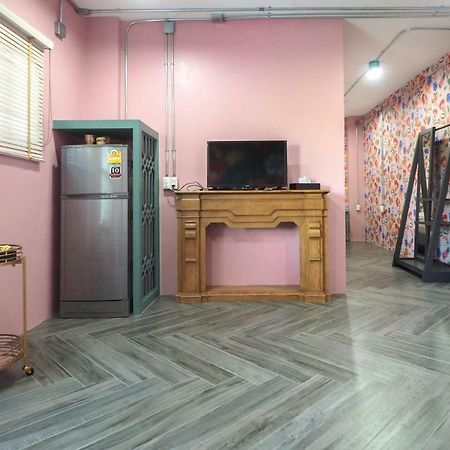 Wiw Mini Hotel Bangkok Bagian luar foto