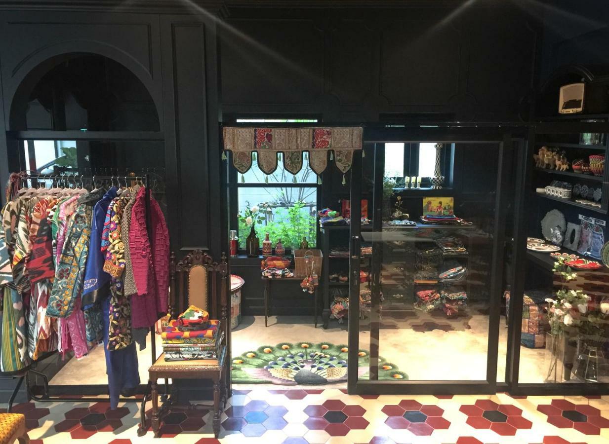 Wiw Mini Hotel Bangkok Bagian luar foto